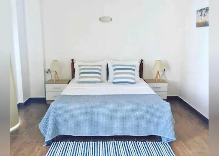 Semesterbostad Grande Blue With Private Bay *