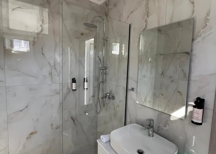 Grande Blue With Private Bay