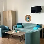 Grande Blue With Private Bay