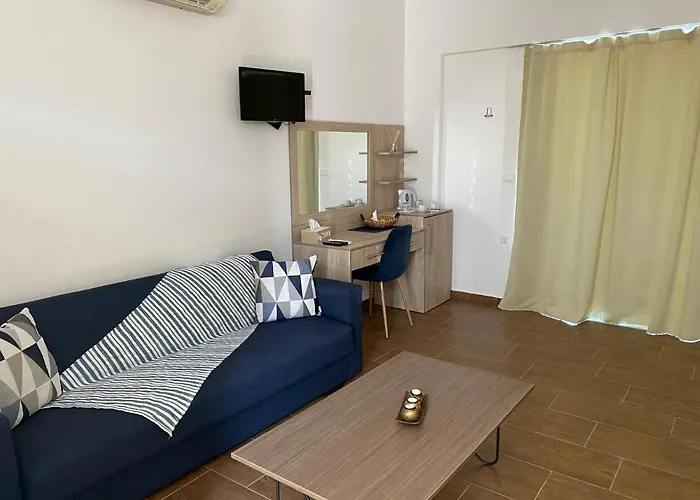 Grande Blue With Private Bay *