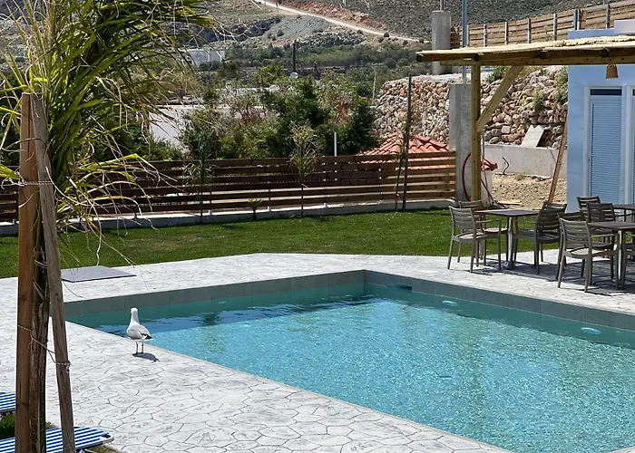 Grande Blue With Private Bay *