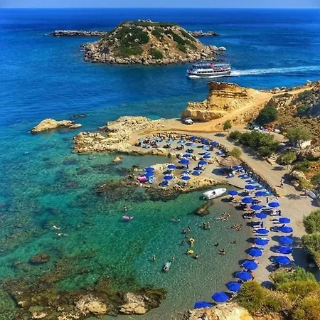 Grande Blue With Private Bay Ferienhaus *