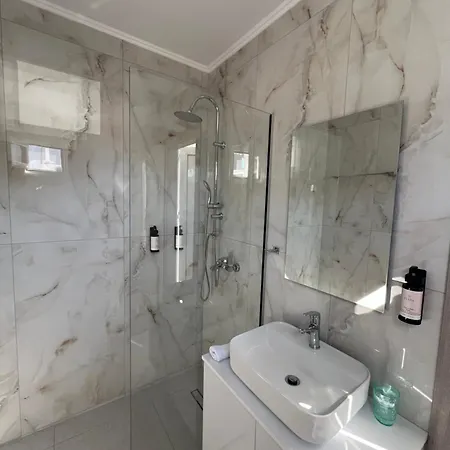 Grande Blue With Private Bay